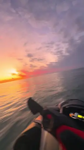Losing it #paidpromo #sunset #jetski #westernaustralia #viral 