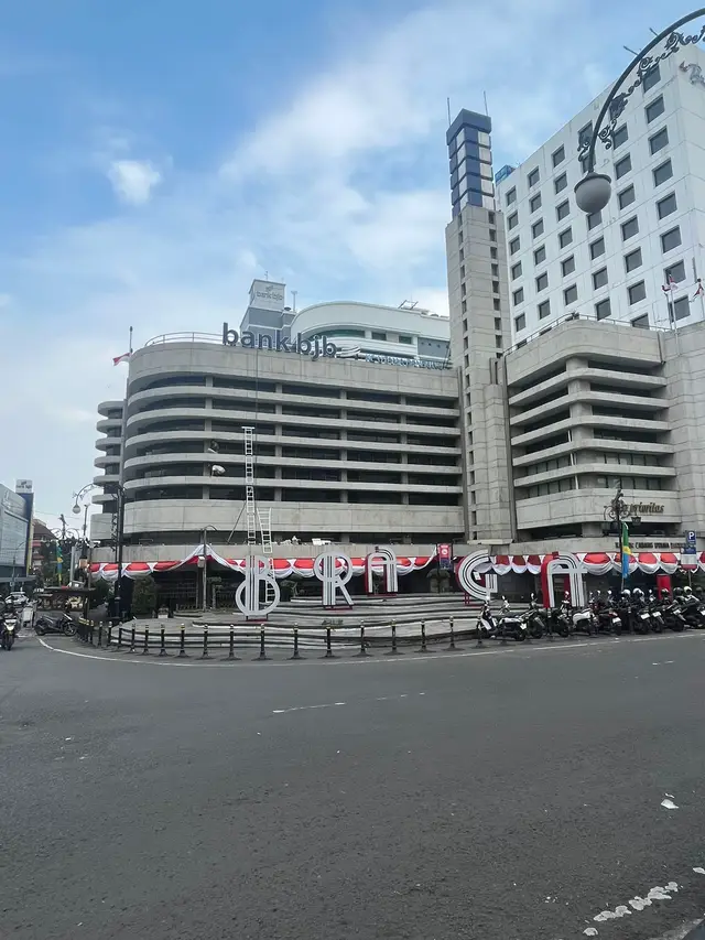 Bandung selalu menjadi tempat yang ingin aku kunjungi berkali-kali😇 #fypシ #4u #bandung #xybca #fypage 