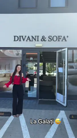 ✨ Frumusețea unei case stă în detalii, iar canapelele Divani & Sofa aduc echilibrul perfect între confort și stil. 💫 Fie că îți dorești un spațiu primitor pentru familie sau un living care să impresioneze prin design, colecția noastră este creată pentru tine. 👉 Lasă-te inspirat de piese moderne, cu finisaje impecabile și materiale de înaltă calitate. Casa ta merită rafinament la superlativ! 🏡 📍 Ne găsești în Centrul Comercial Traian 📍 Str. Traian 397 G, Galați By Yna Decor Design