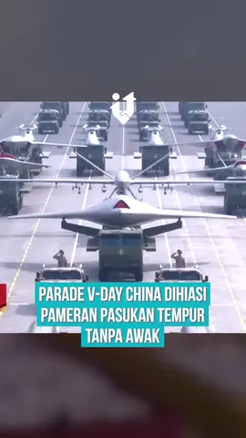 China menampilkan Unmanned Combat Group dalam parade militer V-Day yang digelar di Beijing pada Rabu (3/9/2025). Kehadiran formasi tempur tanpa awak ini menjadi sorotan karena menampilkan teknologi militer masa depan yang menggabungkan kecerdasan buatan dengan sistem persenjataan canggih. Formasi darat tanpa awak mampu menjalankan berbagai misi, mulai dari pengintaian, serangan, hingga penjinakan ranjau dan dukungan pasukan. Di laut, unit tempur tanpa awak mencakup kapal selam hingga sistem penyebar ranjau yang dapat beroperasi secara tersembunyi dan melakukan serangan kelompok. Sementara di udara, China memamerkan armada drone tempur yang mencakup pesawat tanpa awak untuk pengintaian, dominasi udara, hingga helikopter nirawak berbasis kapal induk. Seluruhnya dirancang untuk dapat berkoordinasi otomatis dan menciptakan pola pertempuran baru yang sulit terdeteksi lawan. Pameran ini menegaskan ambisi China dalam memperkuat militernya dengan strategi tempur masa depan yang menggabungkan kekuatan manusia dan mesin.   📹: Source. Youtube/ CGTN  #xijinping #china #pla #militaryparade #beijing #worldwar2 #victoryday #politikdunia 