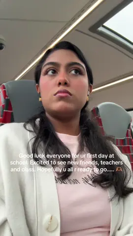 Well done everyone you did it 👏🏽👏🏽. #firstdayofschool #students #UK #fyp 