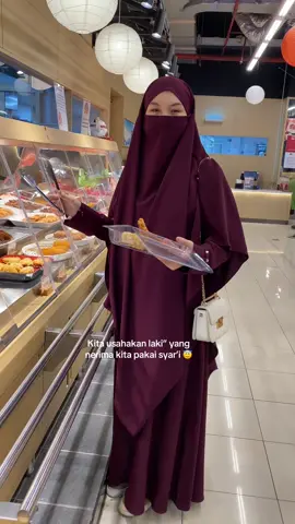 Masya allah FK seline bikin jatuh cinta lihat nya meskipun syar’i 🥰🤍 #fypシ゚ #gamiskekinian #gamisset #wanitabercadar #fyp 