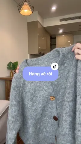 Màu này dễ mặc dễ mix lắm luôn ấy#xuhuong #tiin #aolen #aokhoaclen 