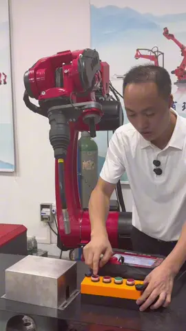 #industrial #TechnologyRobot #spraying #wedding #six_axes 