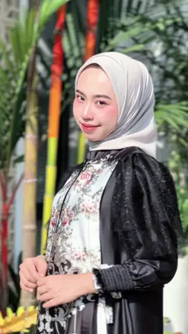 Sumpah cakep banget kan dress leona terbaru kami😍 Yuk buruan order sekarang juga ya keburu kehabisan🤗 #dressmotif #dresslebaran #dress #dresswanita #gamislebaran 