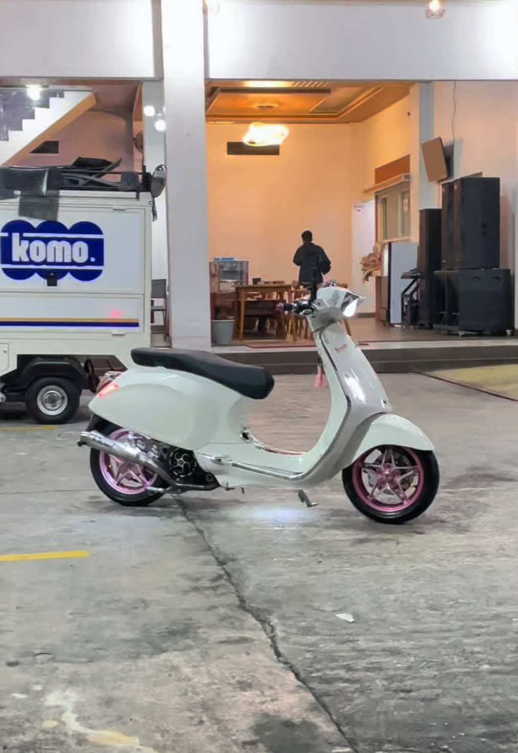 ngacir😩 #vespastaycool #piaggio 