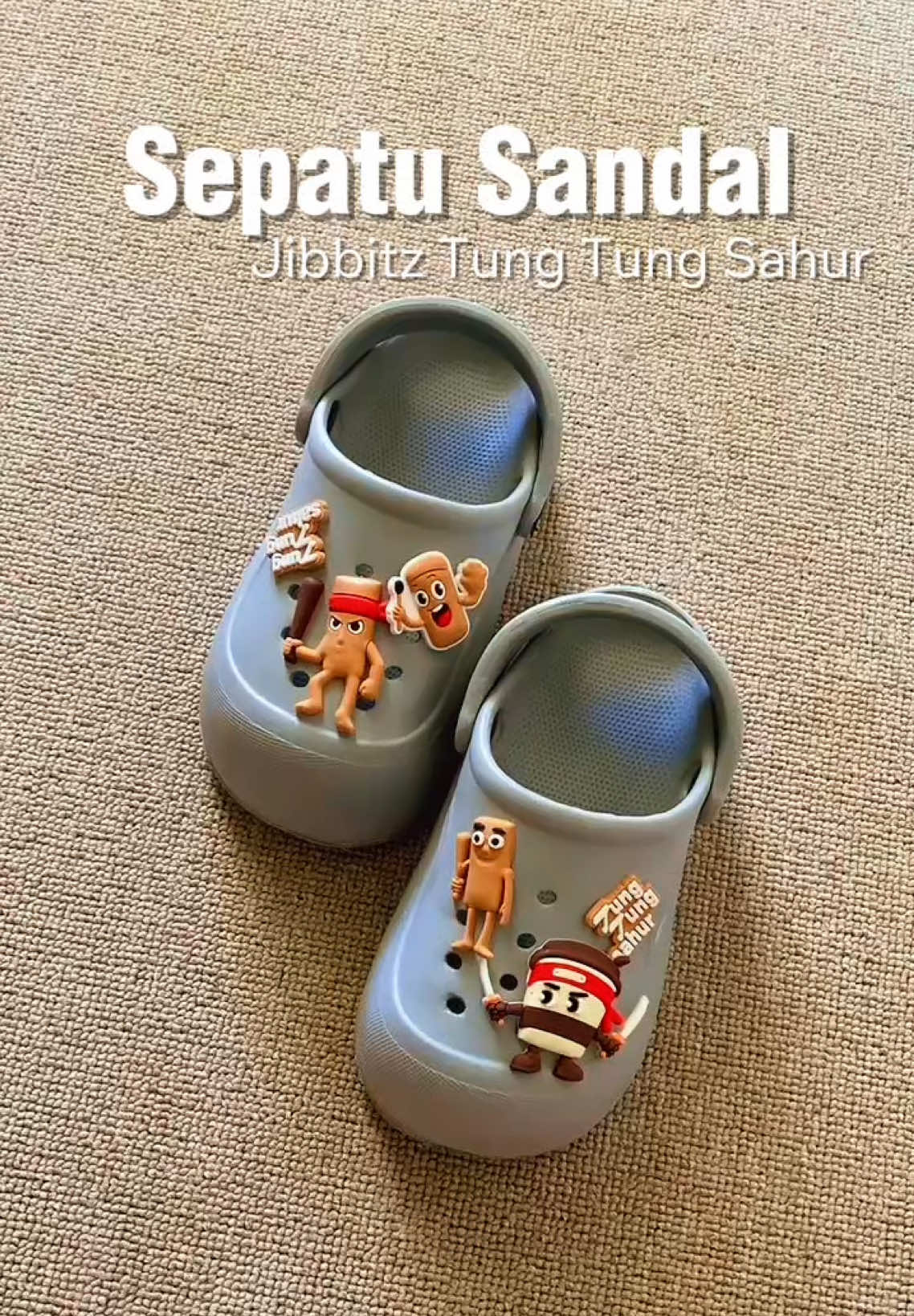 Rekomendasi Sepatu sandal anak yg super kece, super empuk, ringan, motif kece yg super viral tung tung sahur, anak ud pasti suka Ini bisa buat anak cewe atau cowo ya mom, bagus banget #rekomendasisandalanak#sandalanak#sepatusandalanak #sandalanakviral #modalkontendoang