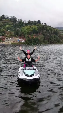 Kat alahan panjang ada juga loh!! Menarik bukan untuk percutian nya Silahkan berkomentar?? #fypシ゚viral🖤tiktok #alahanpanjang #jetskivideos #jetskidarat💨🚀 #lewatberanda 