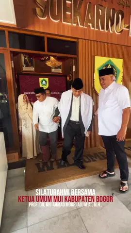 Alhamdulillah,  Bersilaturahmi Dengan Ketua Umum MUI Kabupaten Bogor, Prof. Dr. KH. Ahmad Mukri Aji, M.A., M.H., di Pendopo Bupati Bogor. Semoga Pertemuan Penuh Kehangatan Ini Membawa Keberkahan, Memperkuat Ukhuwah, Serta Menjadi Ikhtiar Bersama Dalam membangun Kabupaten Bogor Yang Lebih Sejuk, Aman, Damai dan Harmonis... SALAM BOGOR ISTIMEWA 🇲🇨 KUTA UDAYA WANGSA.