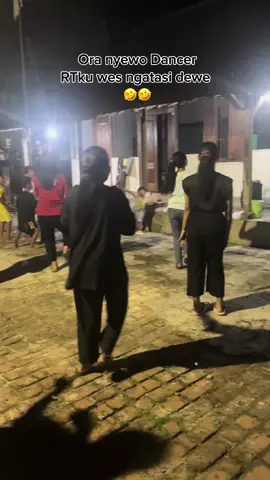 Arep nyewo pie, waktune mek seminggu golek dancer ra temu 😭 @sofia  #karnaval #agustusan #tulungagung24jam  #tulungagung #CapCut 