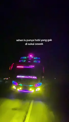 awet hobi nya awet juga singel nya🗿🙄 #busmania  #busmaniacommunity  #fyppppppppppppppppppppppp  #fyppppppppppppppppppppppp  #galaustory  ptg @yazidd  @azrilaja16_ 