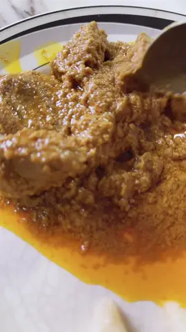 DAGING DALAM RENDANG EBUNDA TAK HANCUR, TAK LEMBIK, TAK LIAT DAN TAK HANYIR, TEKSTUR DAGING LEMBUT DAN ADA KENYAL2 GITEWW, MASYAALLAH AROMANYA SUNGGUH MEMIKAT SELERA, IN SYA ALLAH…👍😋 #rendangdaging #rendangebunda #sambalebunda #sambalpantangebunda #readytoeat 