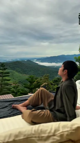 🌌 Galaxy Room @Mountain_Tam.Chiangrai 🌌 นอนดูดาวแบบ 180° panoramic view 🌠 ไม่มีอะไรกั้น! เตียงเลื่อนไปริมระเบียง + Breakfast in bed + Jacuzzi 🛁✨ Pet Friendly 🐶💖 พาน้อง ๆ มาพักได้เลย . 📍 รวมอาหารเช้า + เครื่องดื่มขนมฟรี + กาแฟดริปดอยช้าง 💸 2,990.- / คืน / 2 ท่าน (เสริม 800.-) 🍲 หมูกระทะเพิ่มเพียง 490.- . #ดอยช้าง #ที่พักดอยช้าง #doichang #chiangrai #travelthailand   