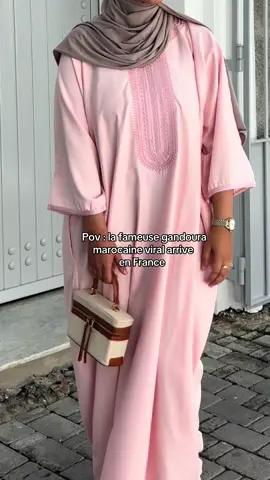 Bientôt disponible dans plusieurs coloris la fameuse gandoura marocaine 💗🌸 #morocco🇲🇦 #maghrib #morocco #gandoura #takchitamarocaine 