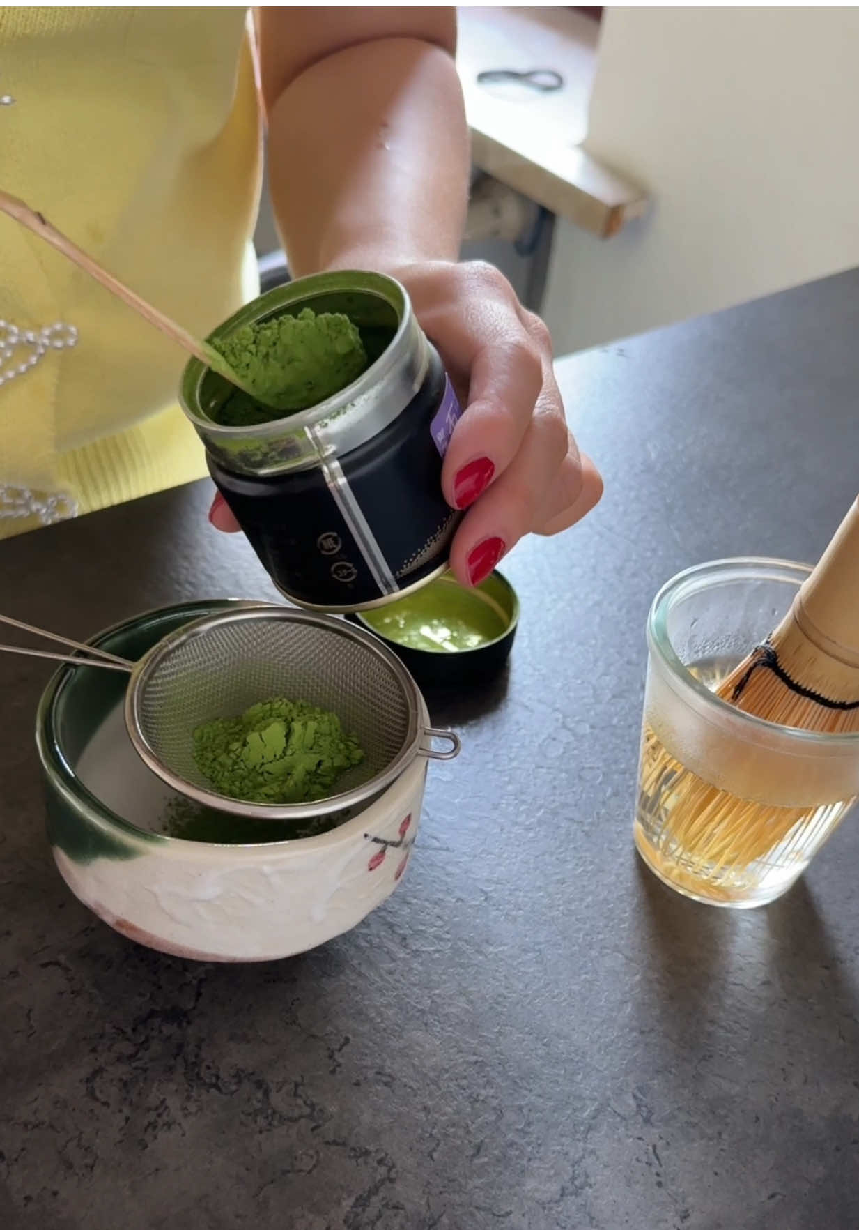 iced matcha latte 🍵 #matcha #matchatok #fyp #foryou 