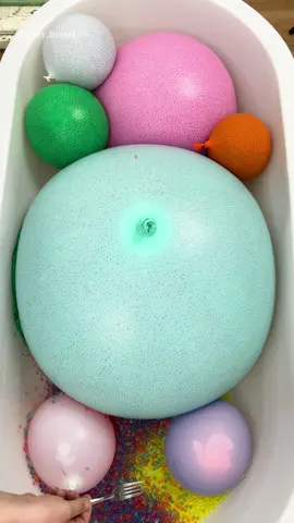 Balloon vs. Fork — will it pop?