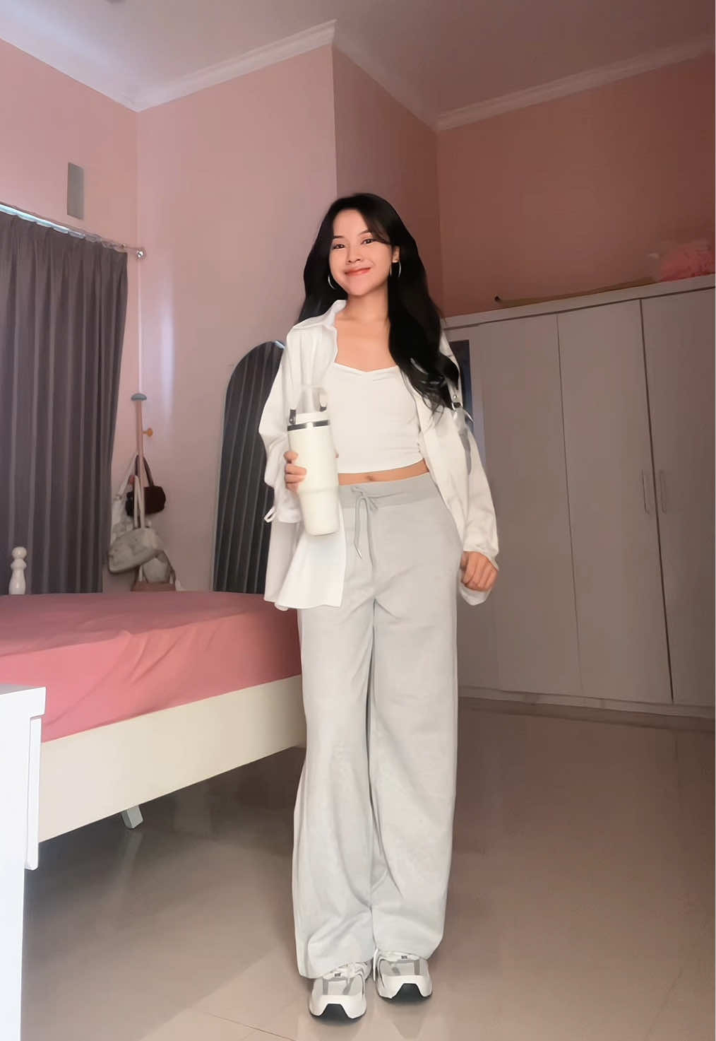 BEST BAGGY SWEATPANTS cuttingannya cakep poll🤍 #sweatpants #baggysweatpants #sweatpantsoutfit #celanawanita 