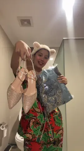 sdh nyewa kebaya secantik ini ga sempt lanjut transisi? Nangis bngt😭, itupun sisanya versi gelap yg ga nampak kebayanya, huhu tim ga sempt 🙋‍♀️