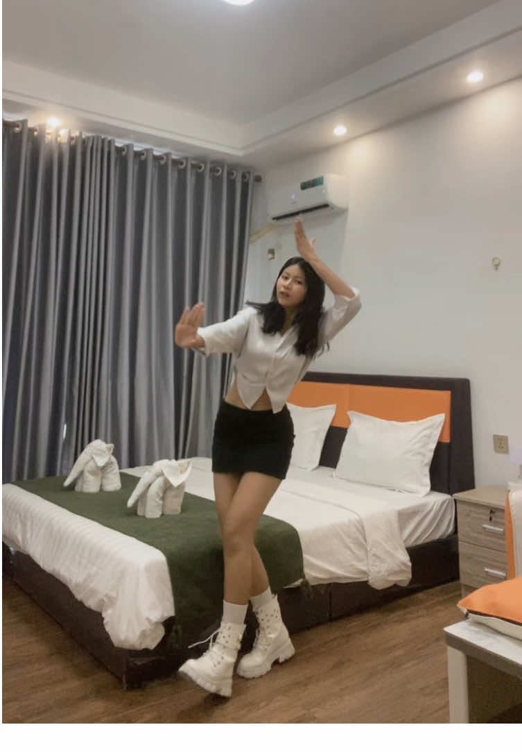 Bokong semok😭 (dc :@@sekaramaranisa) #trend #dance #kiwi🥝 
