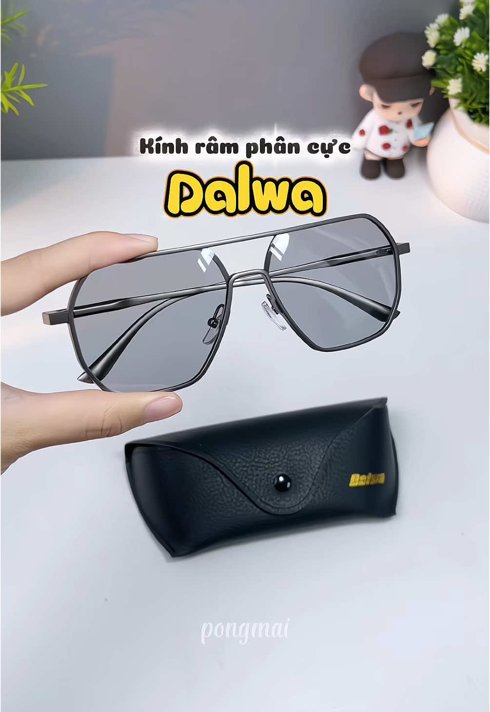 Kính râm phân cực đổi màu Dalwa✨ #xuhuong #pongmai #dalwa #kinh #kinhram #kinhramnam #kinhramphancuc #kinhramthoitrang #kinhramphancucdoimau #kinhdoimau #glasses 