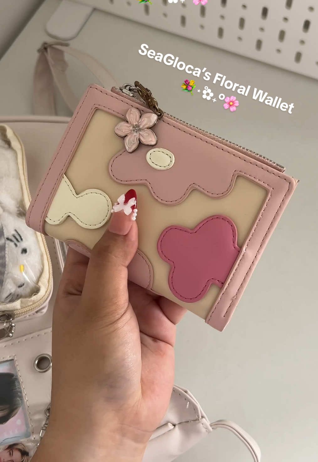 seagloca’s pink floral wallet, perfect gift for your girlfriend who loves pink!💘#seagloca #seaglocawallet #wallet #compactwallet #coinpurse 