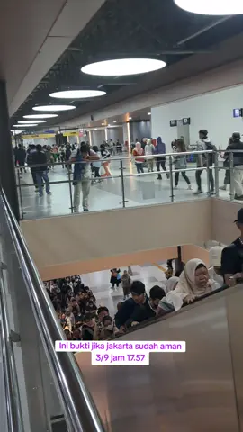 krl aman, nyaman dan cepat #stasiuntanahabang #krlcommuterline #tanahabanghariini #fyppppppppppppppppppppppp 