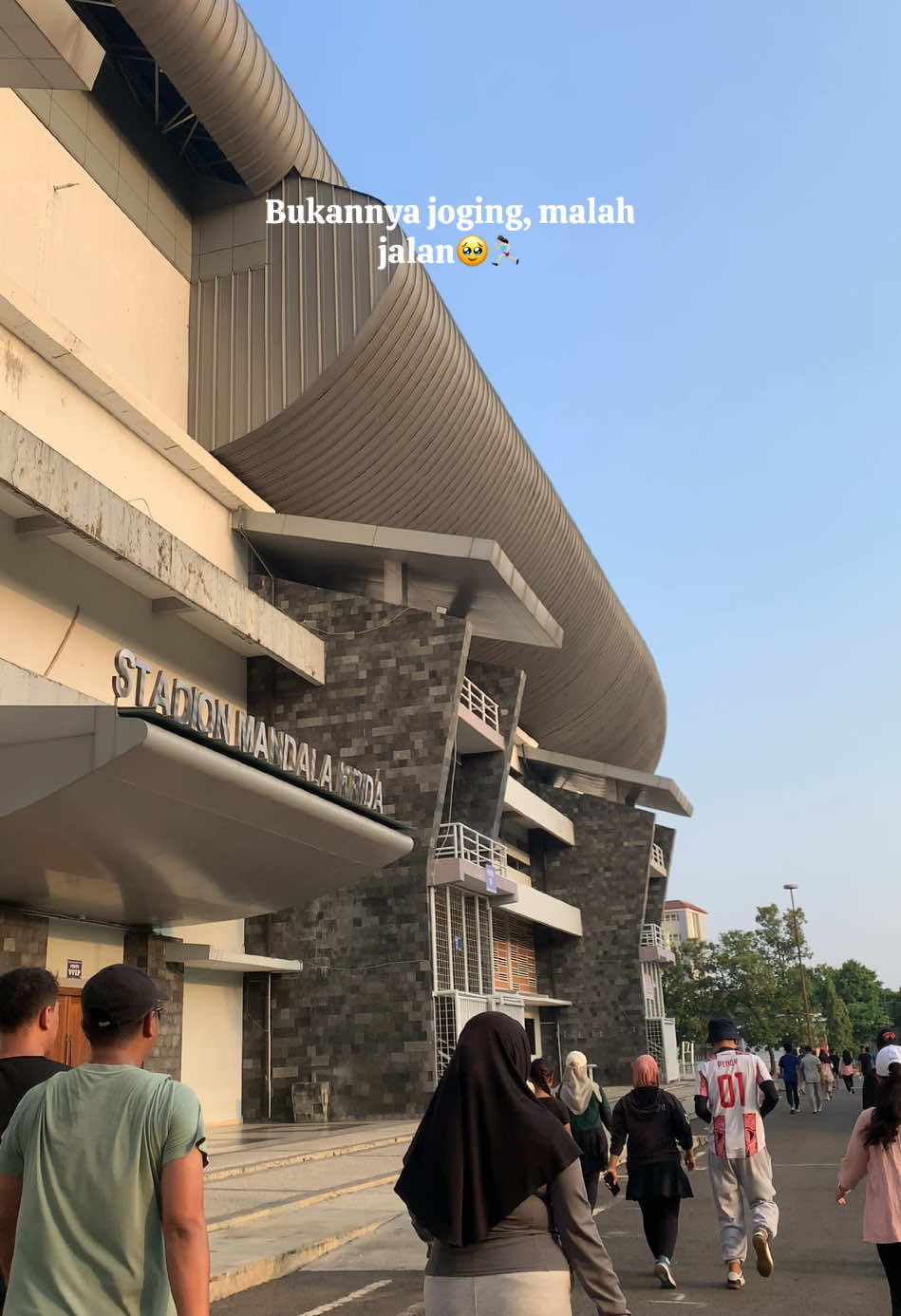 Dapat 5 putaran mandala krida🏃🏻‍♀️🏃🏻‍♀️🏃🏻‍♀️🏃🏻‍♀️💨 #mandalaKrida#Joging#Sore#fypp 