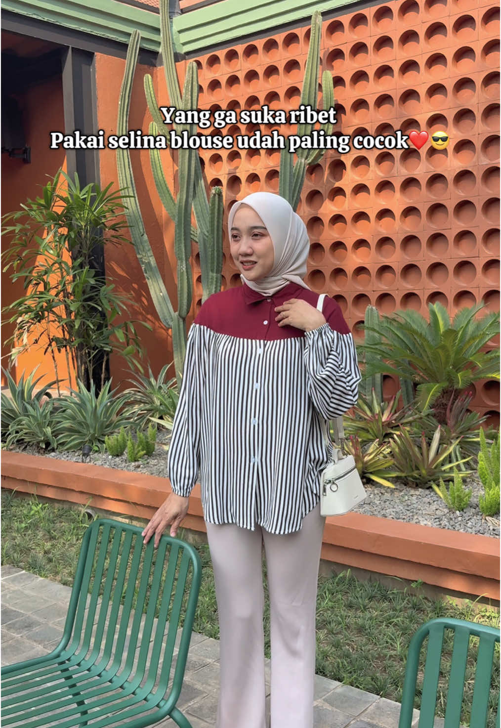 Cakep banget siih😭🫵🏻#kemejastripe #blousecantik #atasanrayontwill #ootdhijab #fypシ゚viral 