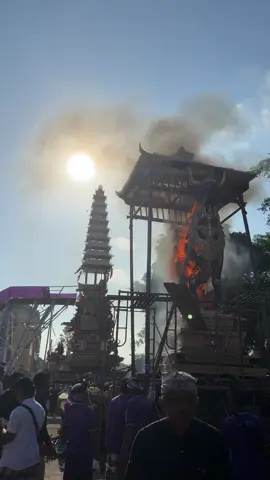 Pelebon ring Puri Ubud, mogi Amor Ring Acintya Ibunda tercinta dari @Cokniti 🕊️🙏 yang tabah & kuat ya Mba Cok 🥺🙏 #puriubud  #pelebonpuriubud 