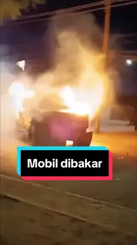Mobil anggota sampai dibakar masa #demon #infodemo #demodpr #jakarta 