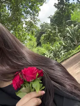 আমি যাকে ভালোবাসি, তার হাসিটাও আমার, কান্নাটাও আমার। তার সুখ-দু:খ পুরোটাই আমার। তার সবটুকু অস্তিত্বই আমার❤️💫#banglalyric #viralvideo #foryouviralvideo #foryoupage #fypシ 
