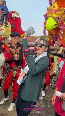 Anak dewa kuh sing kayangapa sih ya😅   #indahwaty #goyangdigeboymass #fyp #masukberanda #tarling_indramayu_cirebon 
