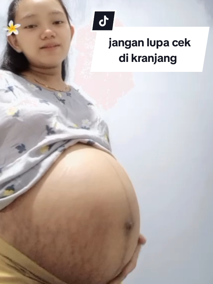 bumil perut besar selalu ceria  rahasianya ada di kranjang bawah  jangan lupa di klik yaa  #fyppppppppppppppppppppppp  #indonesia  #pregnant  #ibuhamil🤰  #kontenhiburan 