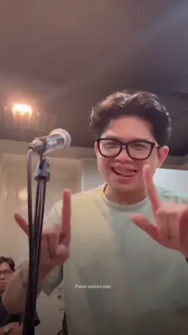 Cepet banget mood nya berubah HHHHHH . . #uankaisar #fakesituation #juicyluicyband #uanjuicyluicy @Uan kaisar @Juicy Luicy 