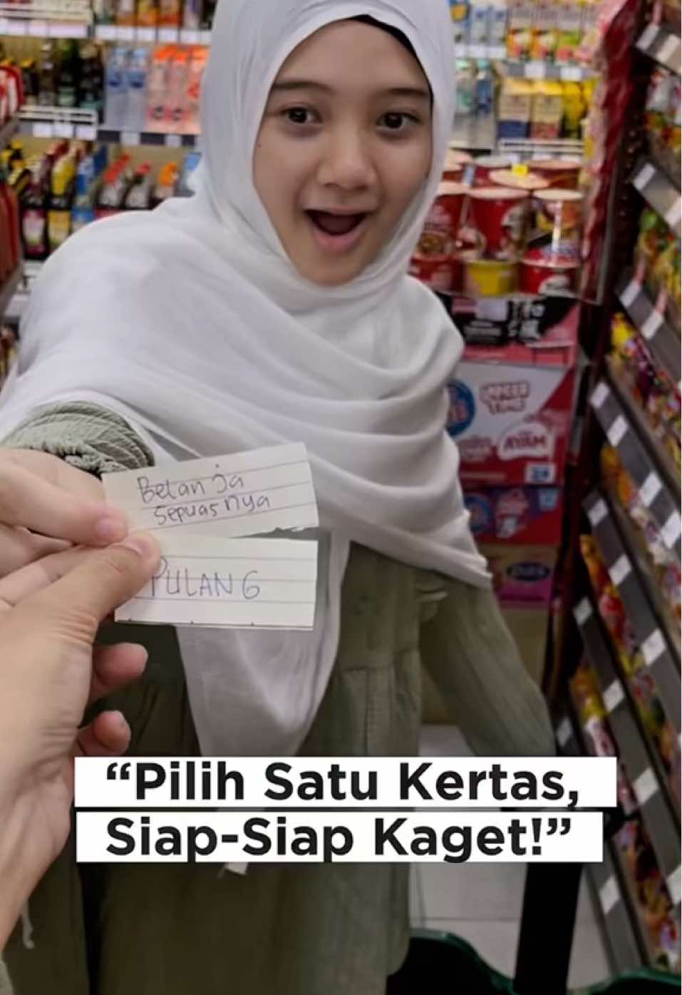 “Challenge pilih kertas. Siap-siap kaget! 🤯 endingnya diluar nalar😩”. #bali  #kulinerbali #balieats #baliupdate #baliviral 