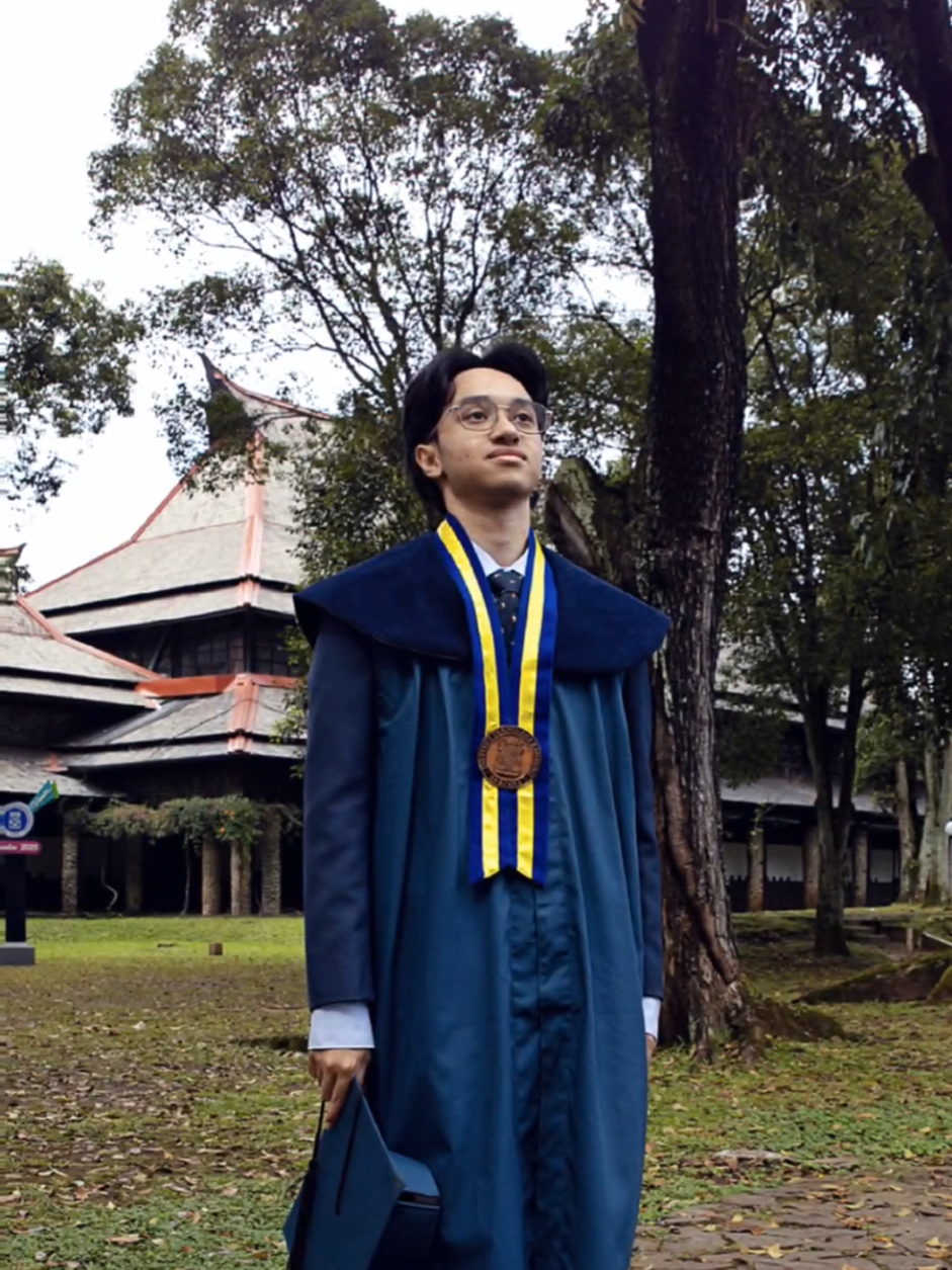 jj wisuda duluu gak sii 🎓 #itbboys 