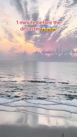 Tsunami strikes 😭 #disaster #tsunami #dangerous 