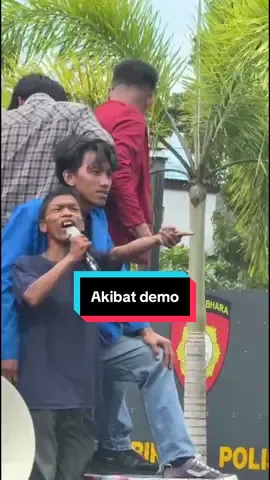Telunjuknya terlalu bersemangat😅#fyp #lucu_ngakak #viral #demo #flks🔥 