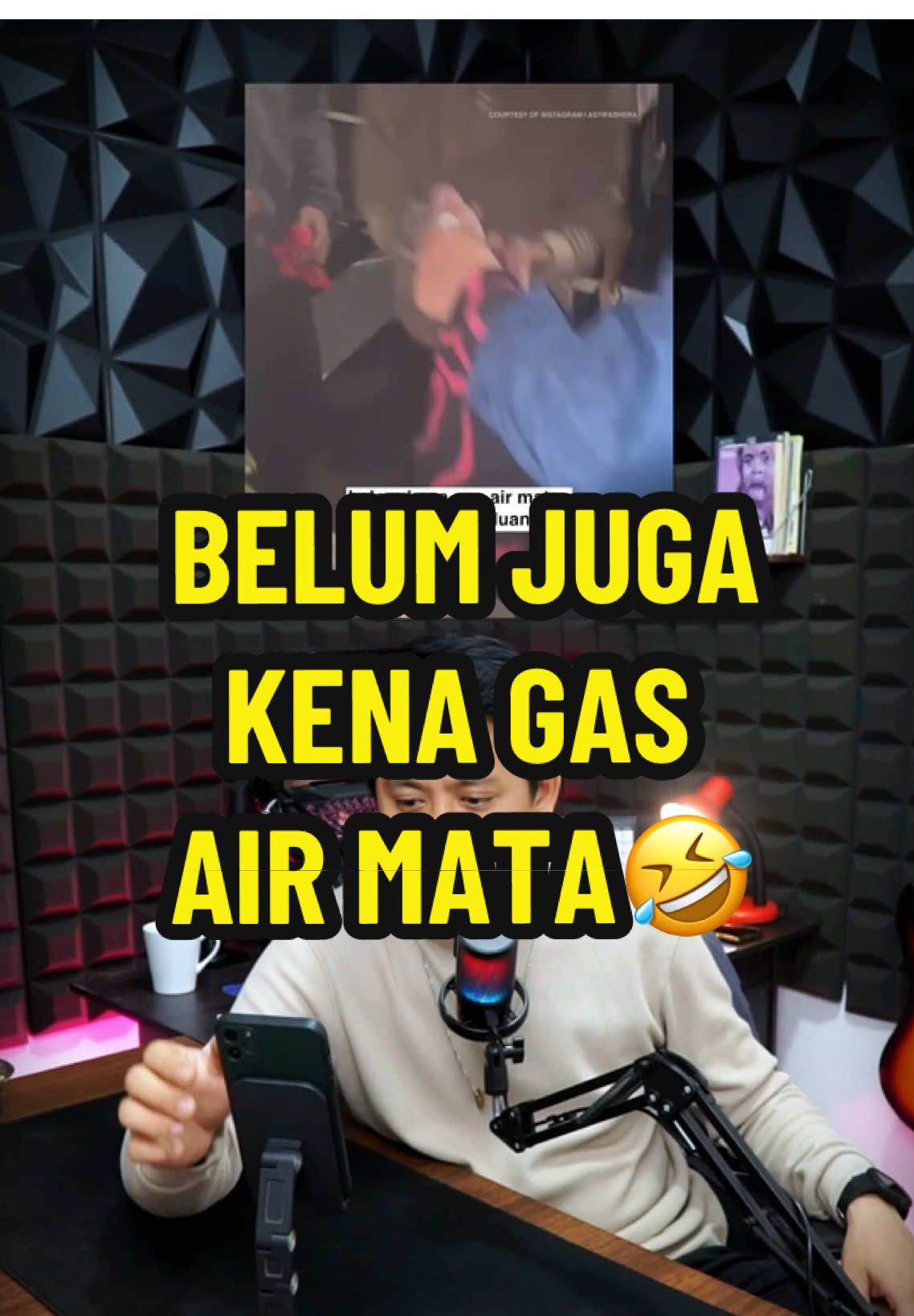 Belum juga kena gas air mata bang🤣 #demolucu #reaction #reactionvideo #videokocak #kumpulanvideokocak