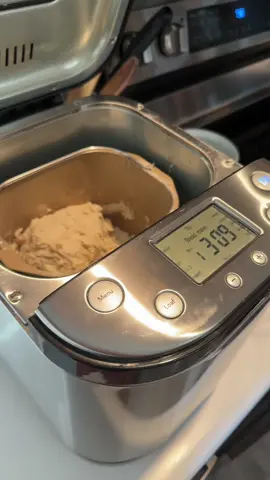 #BrettAtHome #MakeYourOwnBread #breadmaker 