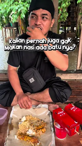 Menu bekel hari ini -burger -kwetiau  -coklat pisang -buah melon -combo kpop golden makin hemat 🤩😍 Cemilan = nasi padang Makasih ayang buat bekel hari ini @Putri Sekar 😍🤩 #ojol #bekel #gojek #fyp #sayangistri 