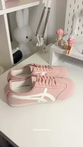 Pinky shoes 🎀 #pinkshoes #sepatuwanita #sepatuaesthetic #sepatupink #sepatu 