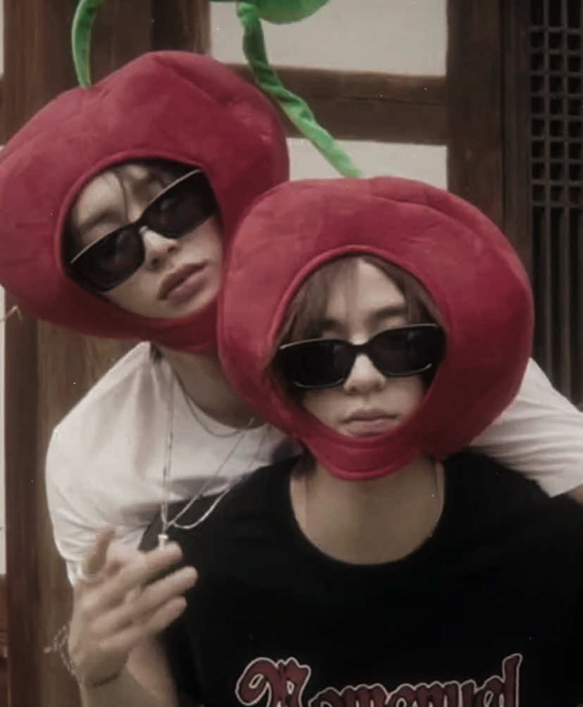 THEY ARE SO CUTEEEE does anyone know where can i buy these cherries? 😫🫶🏻🫶🏻🫶🏻🫶🏻 (btw hi it’s been a while :D) #taesan #leehan #gongfourz #boynextdoor #kpopfyp 