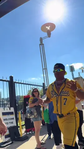 sorry i had to @Ty Jackson #savannahbananas #bananaball #tyjackson #67 