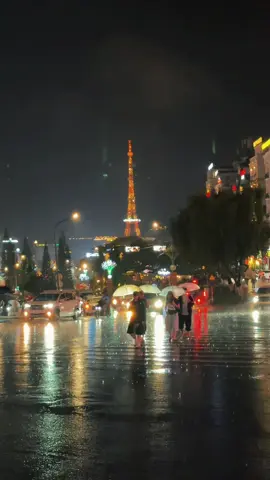 “Đà Lạt lạnh, nhưng không lạnh bằng câu ‘không cần em’…”#dalatcham 