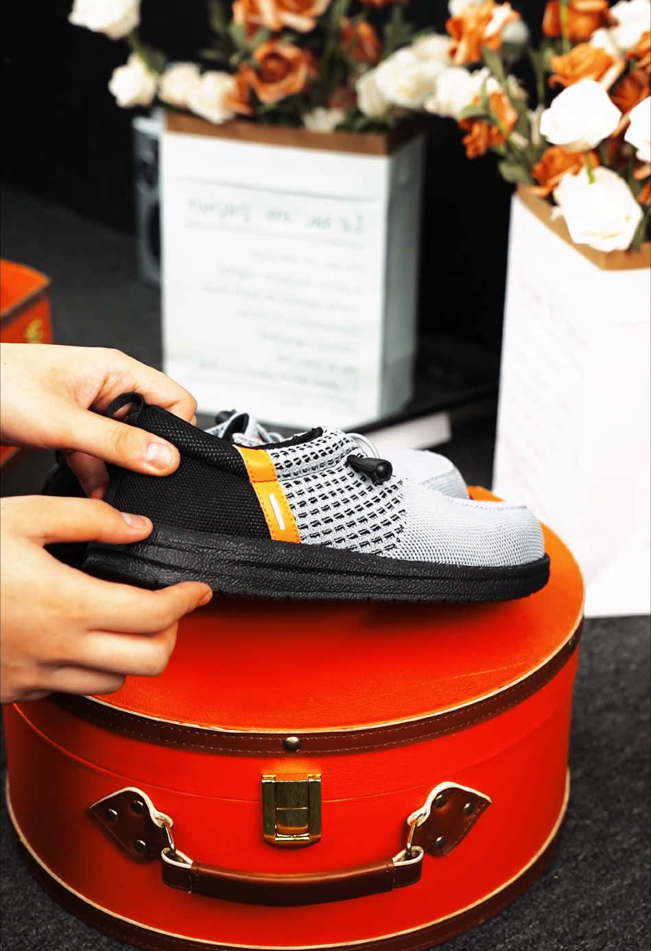 Safety shoes for workers,it’s comfortable and fashionable.#sneakers #shoes #newshoes #safety #safetyfirst #safetyshoes #safetytips #comfortable #fashion #tiktokshop #fyp 