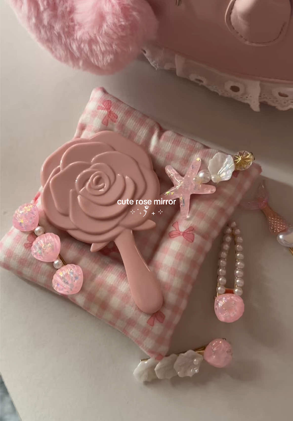 Replying to @Kurstine | Mom life ᥫ᭡. So pretty rose mirror 🥀✨🪞 #mirror #rosemirror #makeupmirror #portablemirror