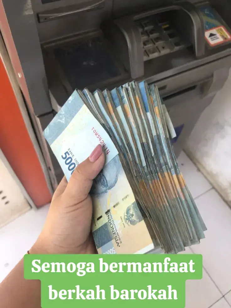 *Menerapkan sifat sabar* Hidup yang tenang adalah impian banyak orang, dan meskipun setiap individu mempunyai cara dan pandangan tersendiri tentang ketenangan, ada beberapa prinsip atau kunci yang dapat membantu mencapai hidup yang lebih tenang. Berikut adalah beberapa kunci utama dalam mencapai ketenangan hidup: 1.Mendekatkan Diri Kepada Allah Bagi umat Islam, mendekatkan diri kepada Allah adalah sumber utama ketenangan hati. Dalam Surah Ar-Ra'd, ayat 28, Allah berfirman: 