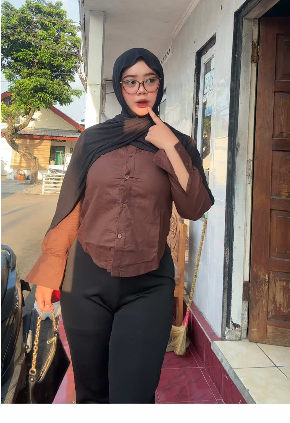 spill kemeja fitted nya🤎#outfitinspo#OOTD 