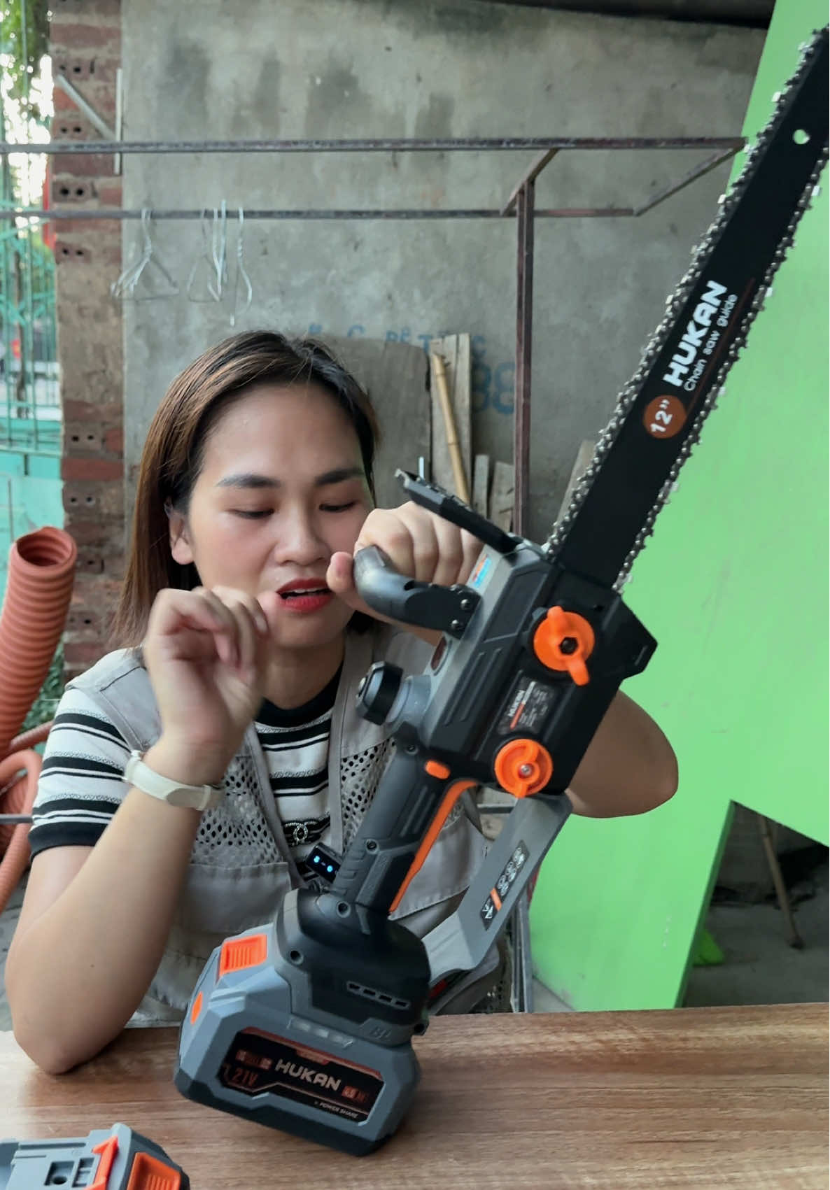Máy cưa xích 12in Hukan #maycuaxich #maycua 